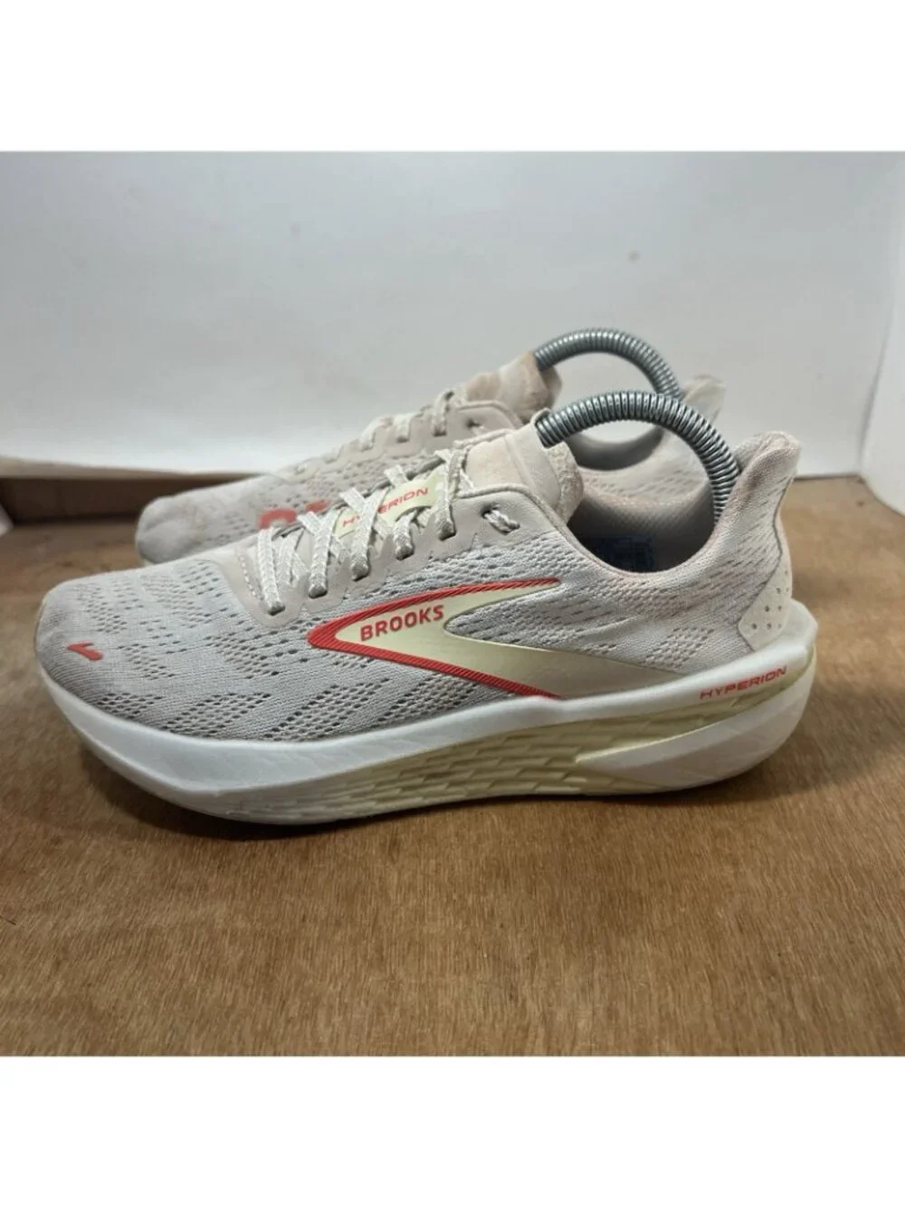 Brooks Hyperion 2 Athletic Comfort Running Shoes Sneakers Women's Size 8 B